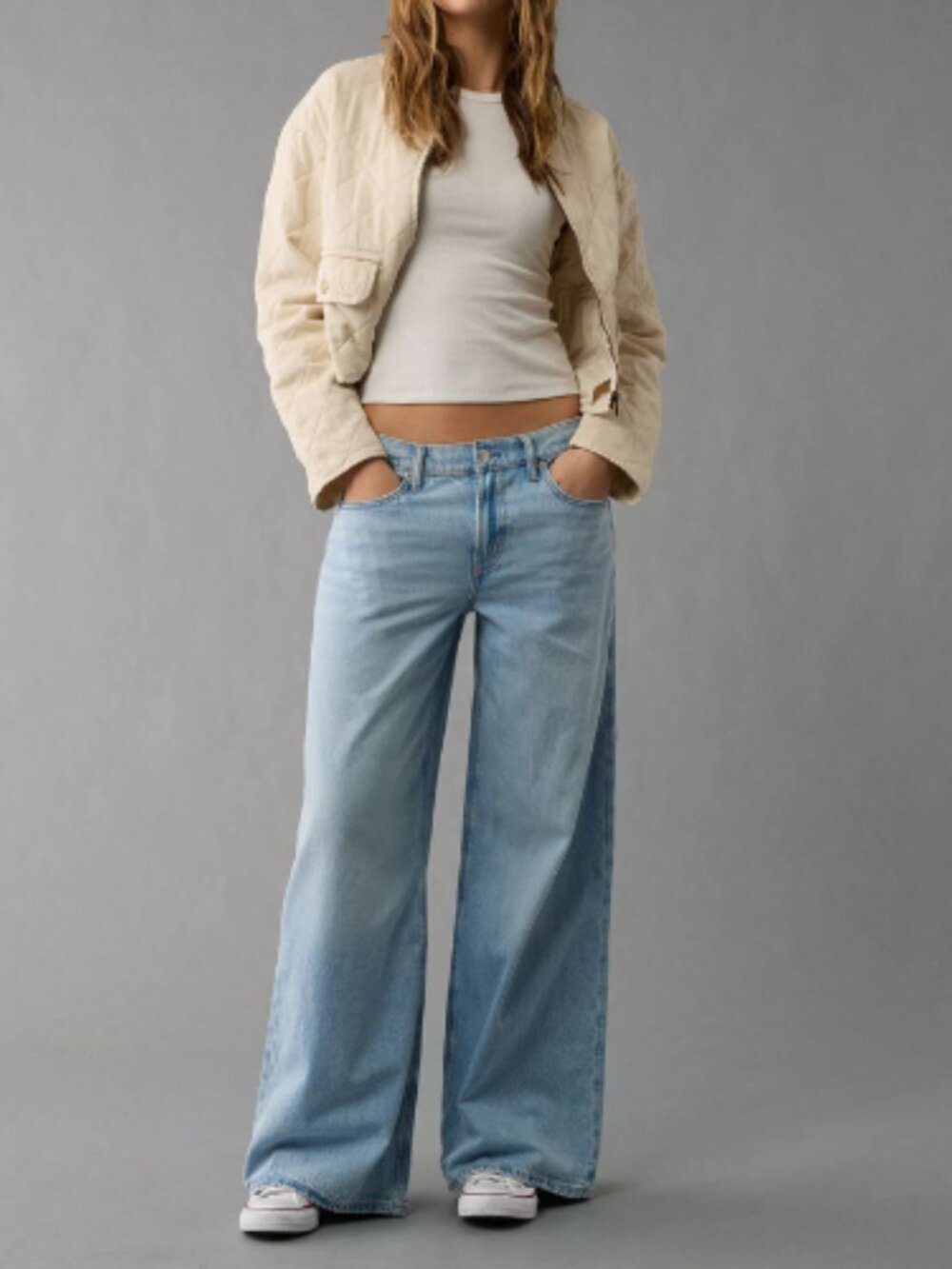 American Eagle Low Rise Ultra Wide Leg Strigid Jeans